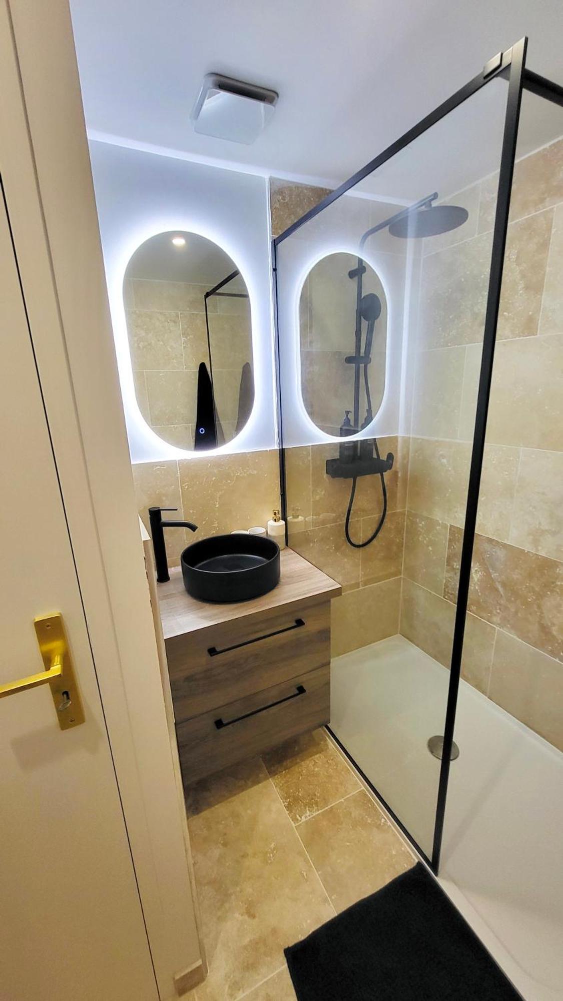 - La Suite Delos - Jacuzzi 2 Places - Centre Ville A Pied - Lit Queen Size - Parking Privee - Wifi - City Center Within Walking Distance - カンペール エクステリア 写真