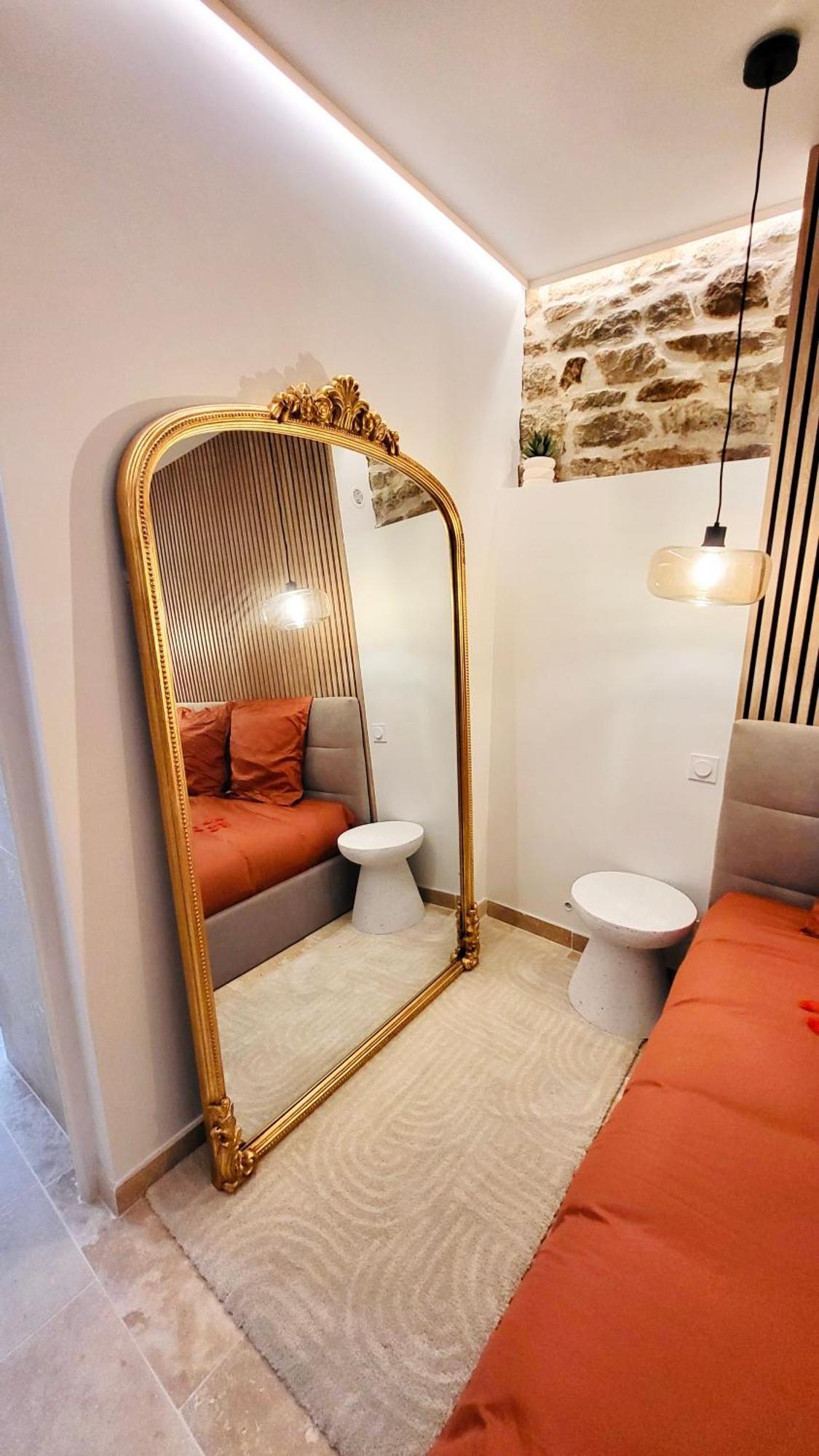 - La Suite Delos - Jacuzzi 2 Places - Centre Ville A Pied - Lit Queen Size - Parking Privee - Wifi - City Center Within Walking Distance - カンペール エクステリア 写真
