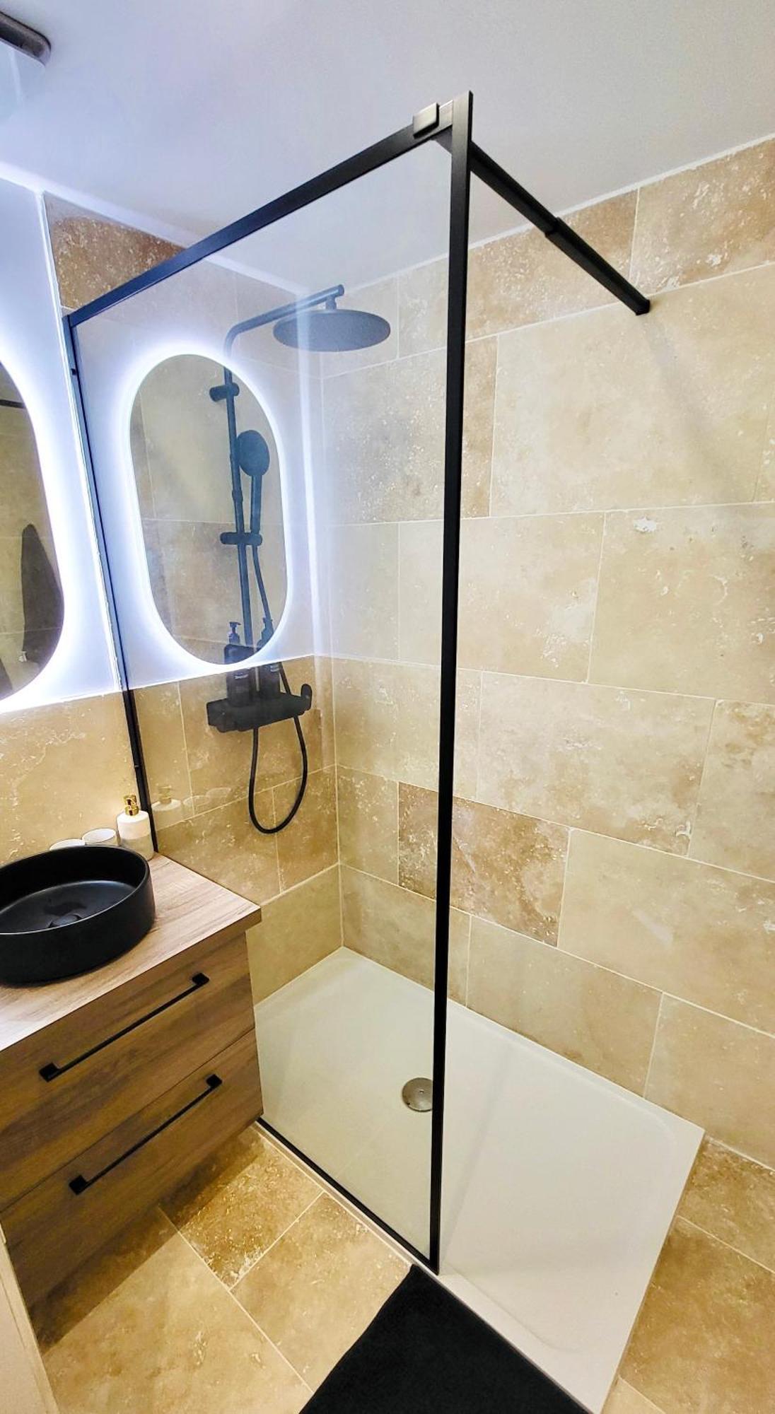 - La Suite Delos - Jacuzzi 2 Places - Centre Ville A Pied - Lit Queen Size - Parking Privee - Wifi - City Center Within Walking Distance - カンペール エクステリア 写真