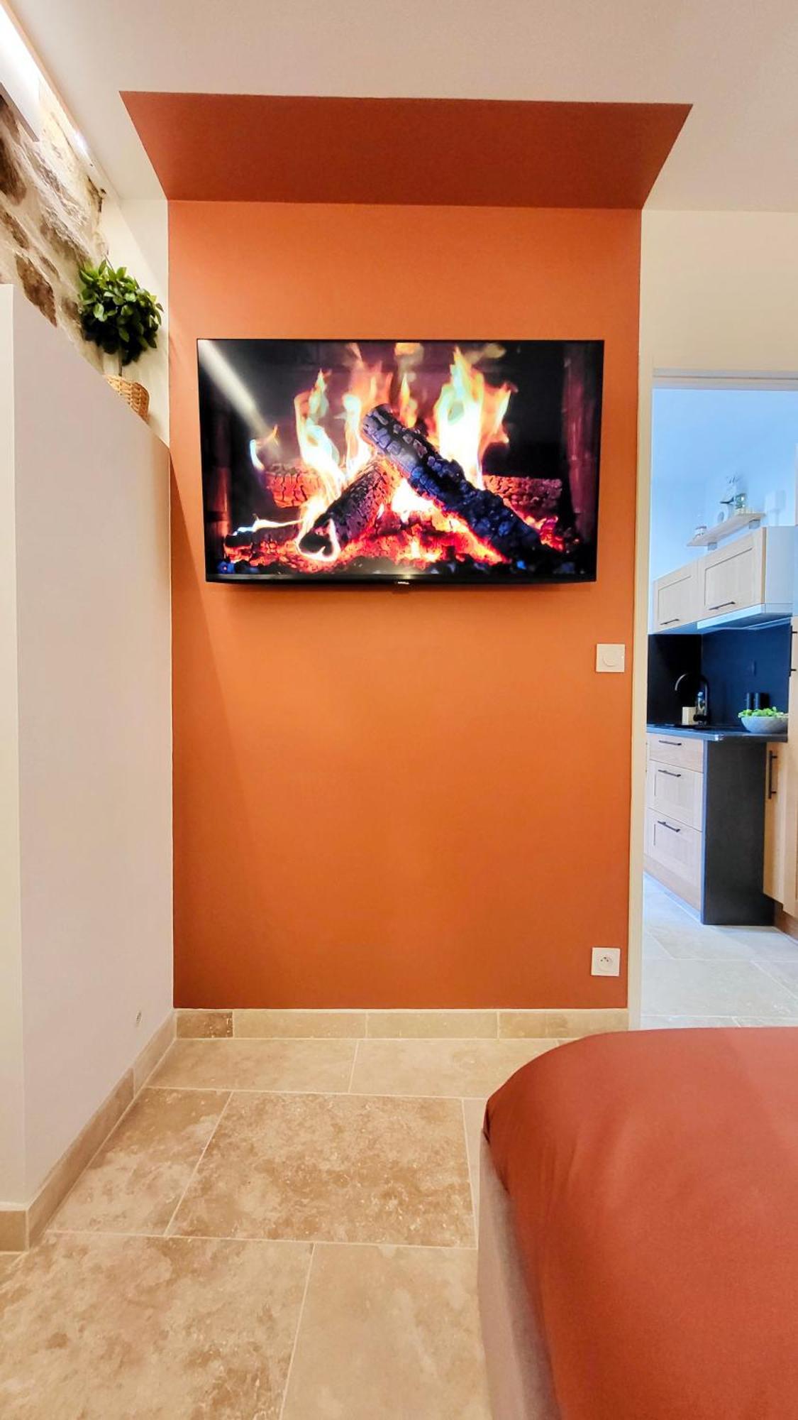 - La Suite Delos - Jacuzzi 2 Places - Centre Ville A Pied - Lit Queen Size - Parking Privee - Wifi - City Center Within Walking Distance - カンペール エクステリア 写真