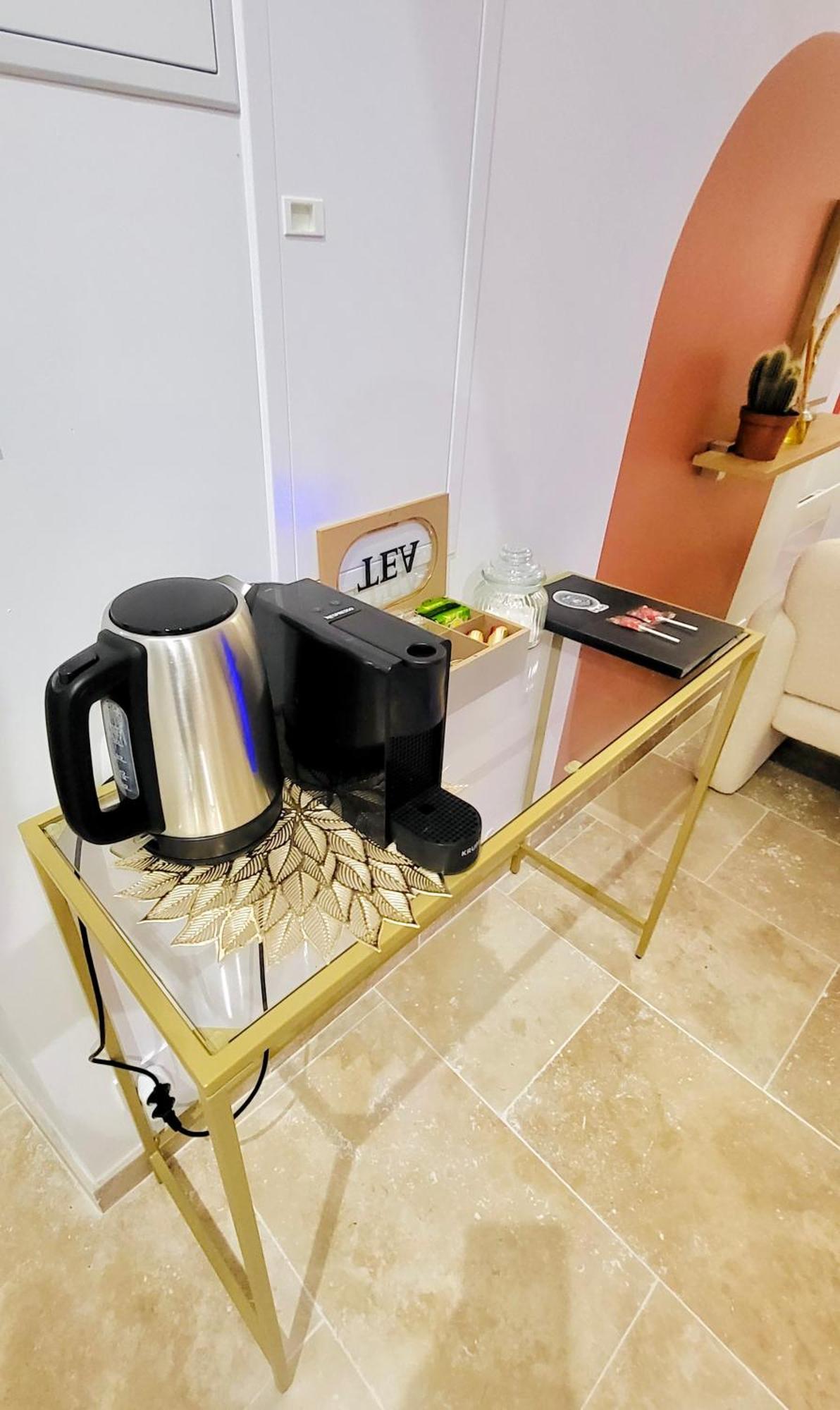 - La Suite Delos - Jacuzzi 2 Places - Centre Ville A Pied - Lit Queen Size - Parking Privee - Wifi - City Center Within Walking Distance - カンペール エクステリア 写真